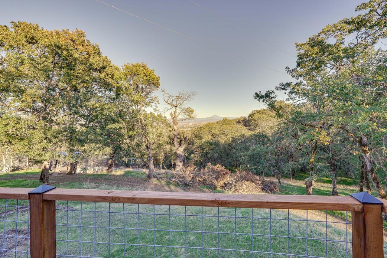 Cozy Central Point Bungalow On Working Winery! Exterior foto