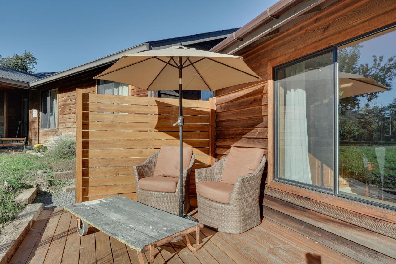 Cozy Central Point Bungalow On Working Winery! Exterior foto